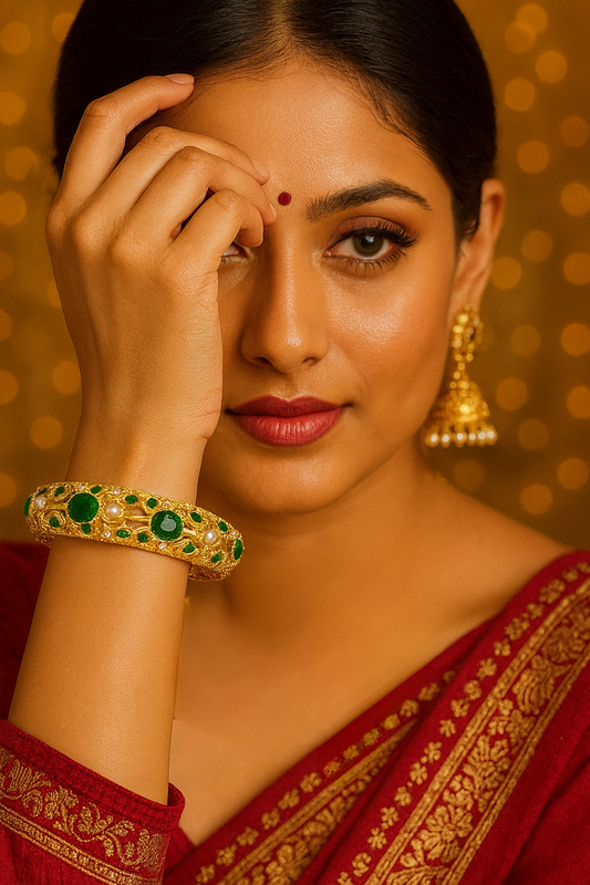 Emerald & Pearl Floral Heritage Jadau Style Bangle
