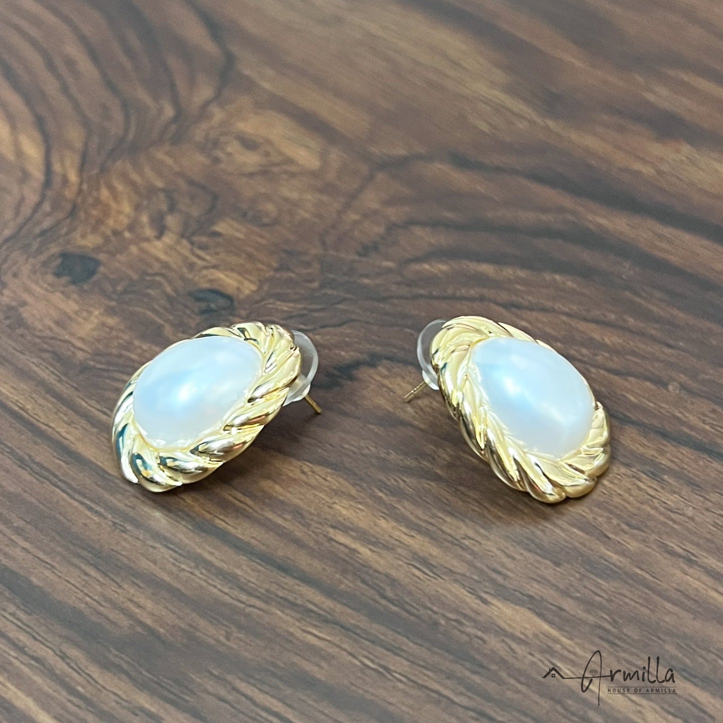 Gold Frame Pearl Stud Earrings