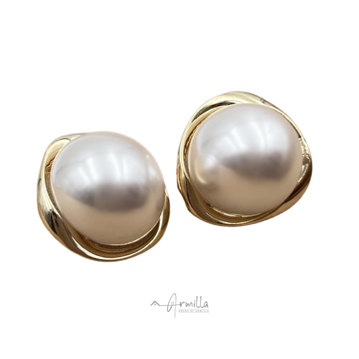 Gold Tone 20 mm Pearl Studs