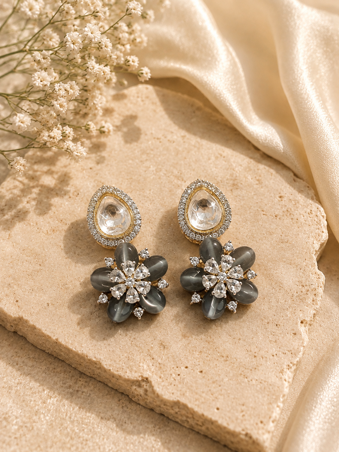 Noor Grey Floral Kundan Necklace & Earrings Set