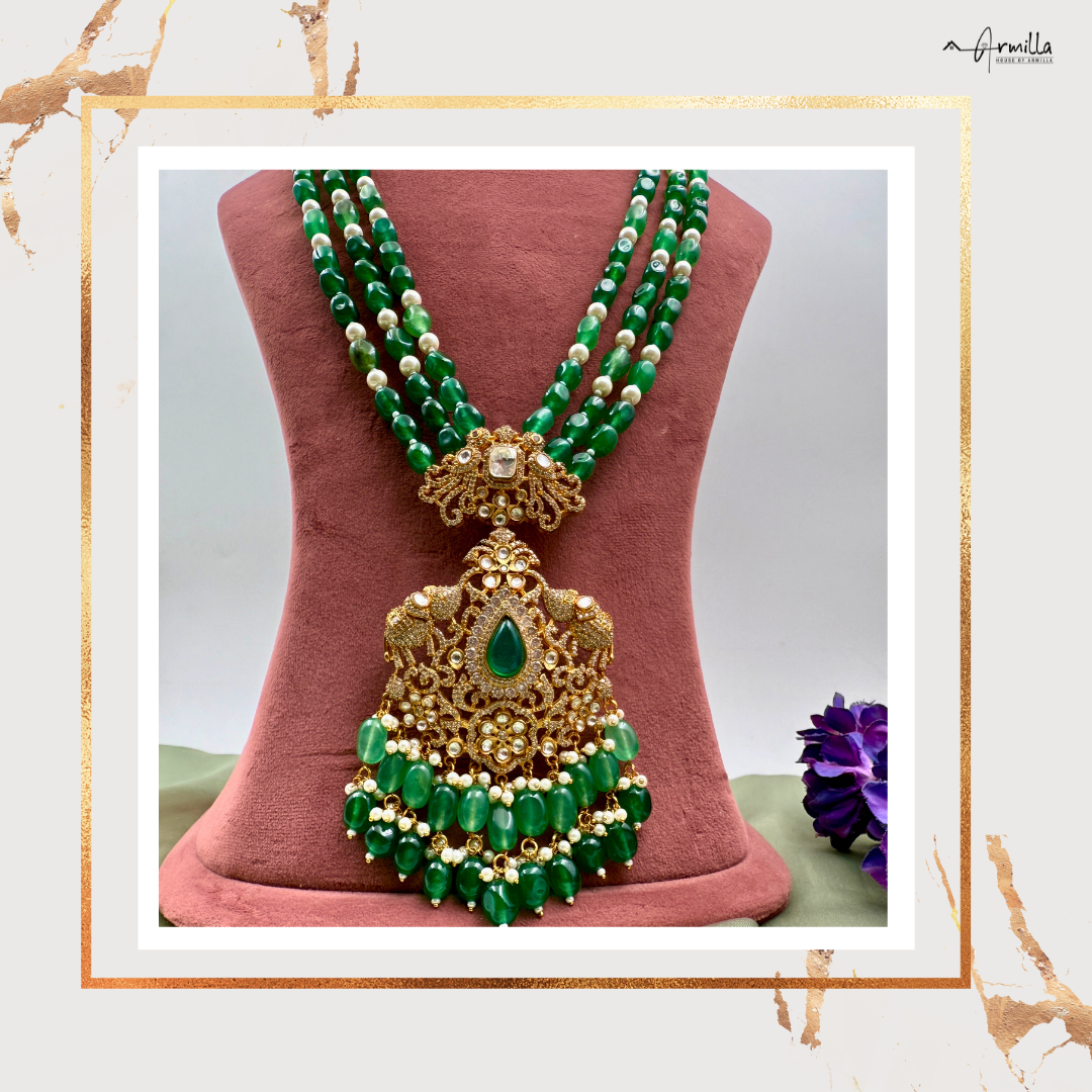 Royal Emerald Kundan Necklace – A Timeless Statement of Elegance