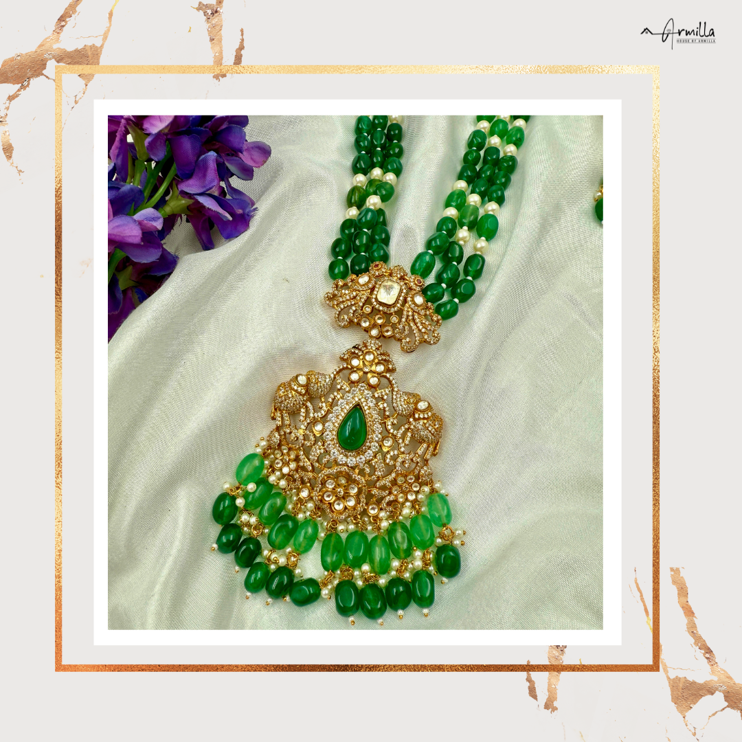 Royal Emerald Kundan Necklace – A Timeless Statement of Elegance