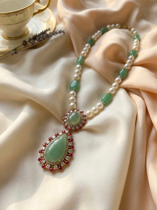 Emerald Blush Pearl Necklace & Stud Earrings Set