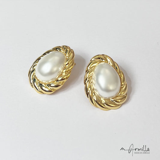 Gold Frame Pearl Stud Earrings
