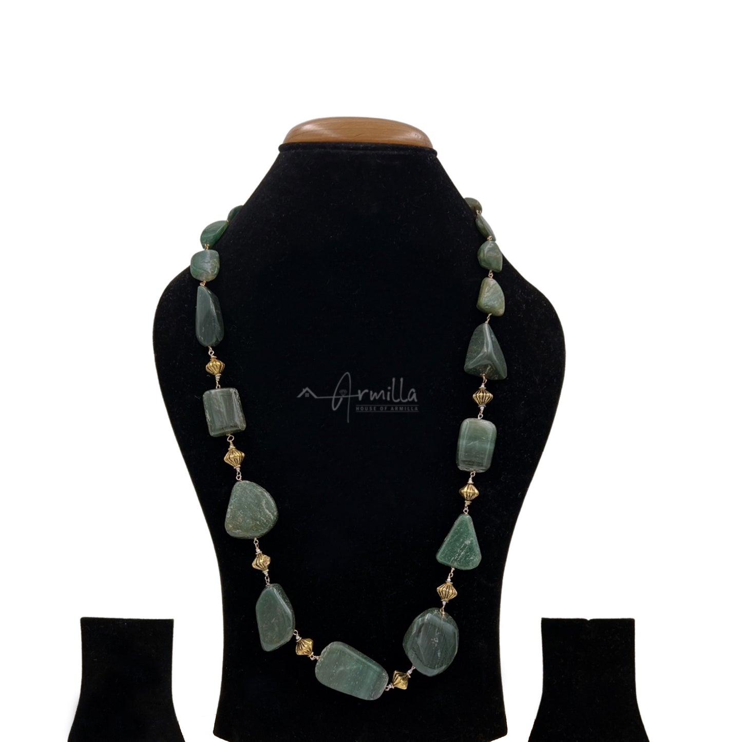 Natural Emerald Stone Necklace with Gold Metalwork