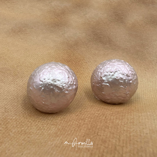 Hammered Pearl Half Style Light Pink Stud Earrings 25 mm